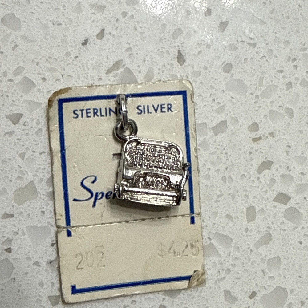 VINTAGE ESTATE SPENCER CO. 925‎ STERLING SILVER Typewriter CHARM